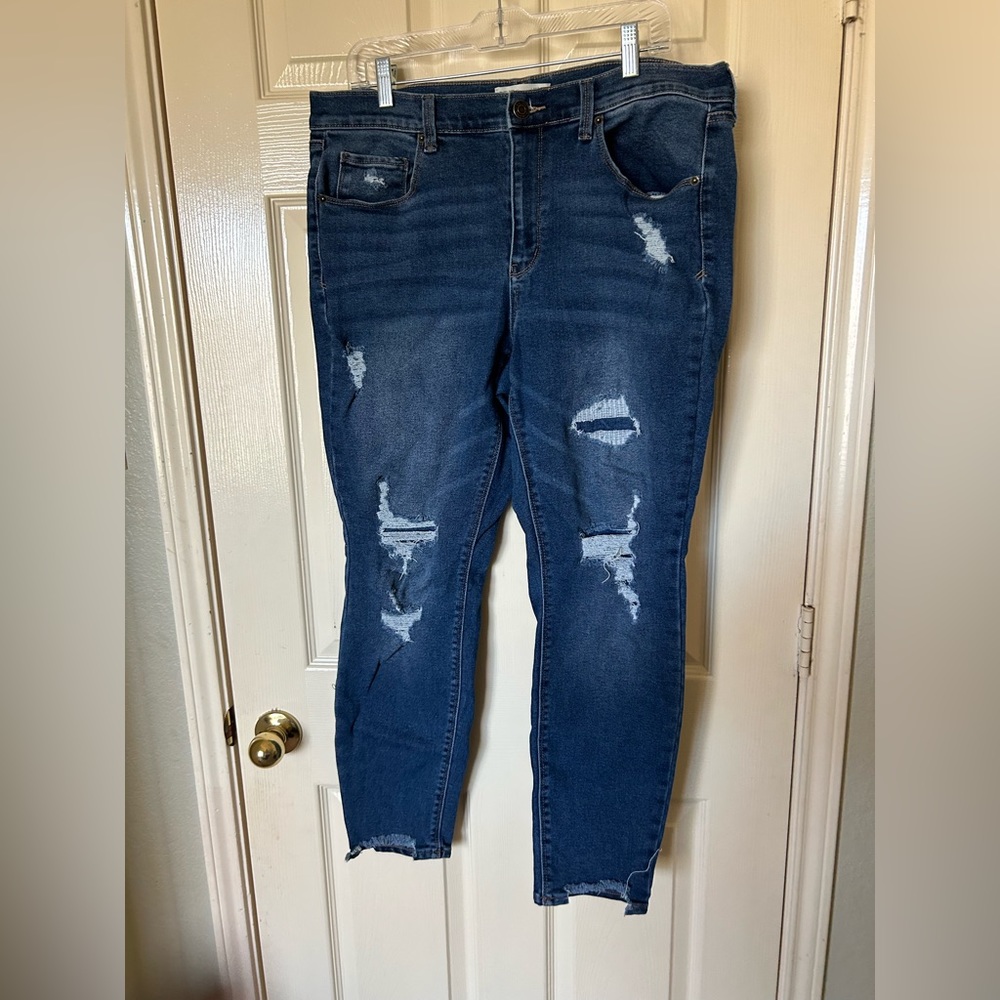 🩷Mudd Ripped Jeans
